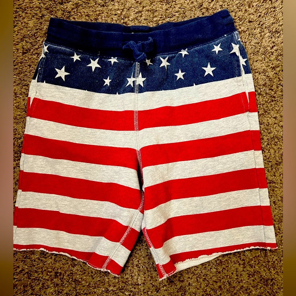 Oshkosh Boys American Flag 🇺🇸 Shorts size 8!